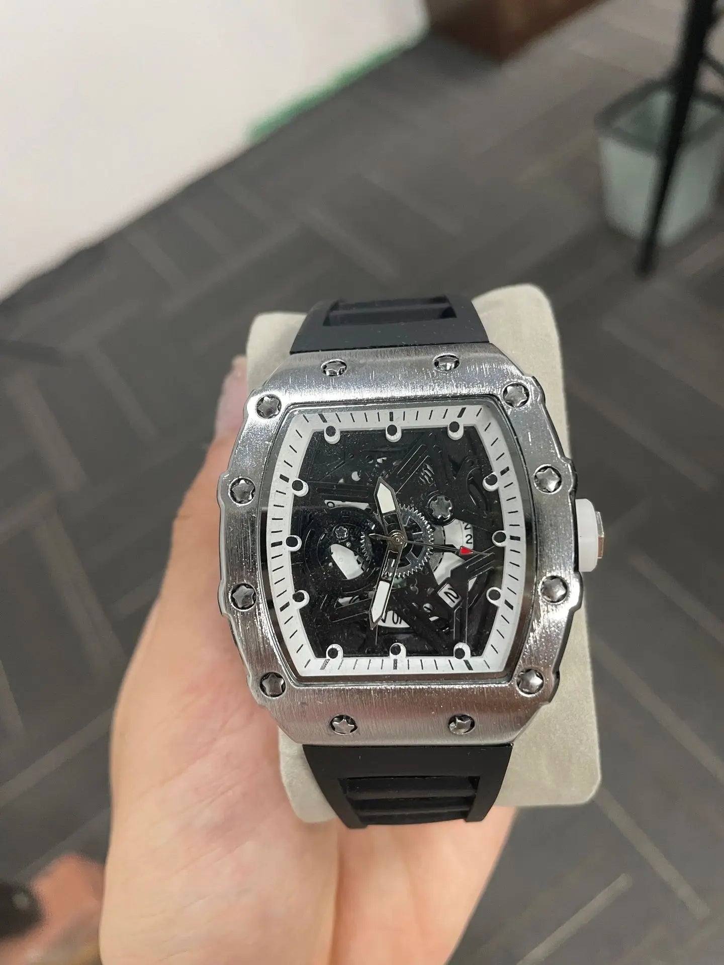 Men's Tonneau Quartz Watch — Luminous Pentagram Dial Fashion Wristwatch
