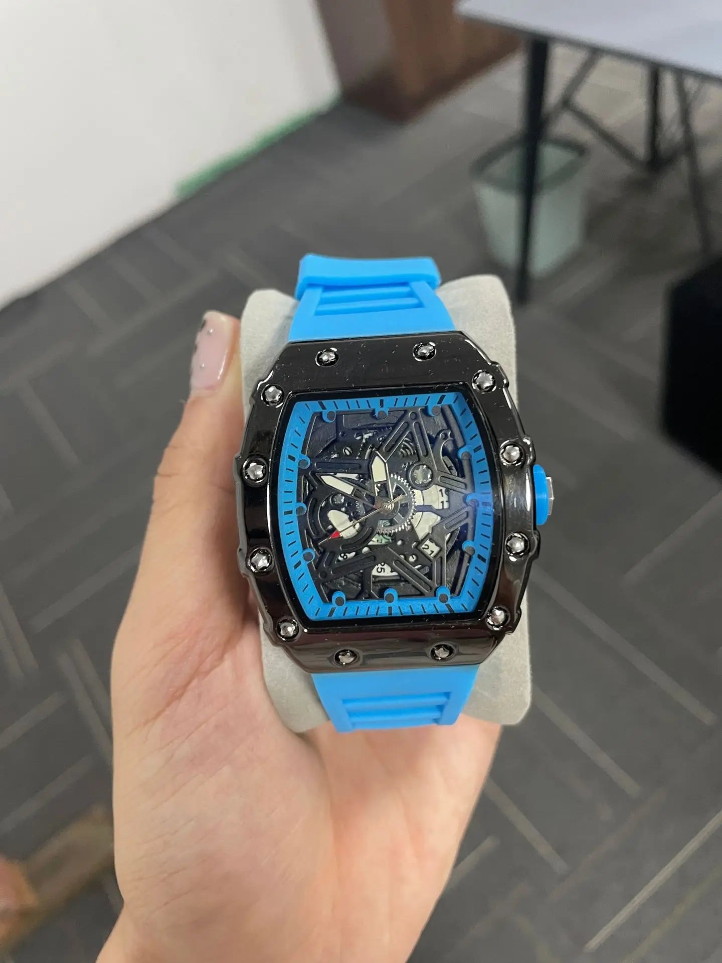 Men's Tonneau Quartz Watch — Luminous Pentagram Dial Fashion Wristwatch